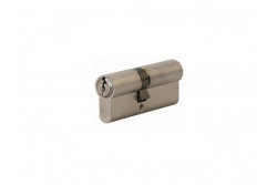 Zárbetét 30x45 Roto nikkel 31x45 AKCIÓS
640069 Zárbetét 30x45 Roto nikkel 31x45 AKCIÓS
640069